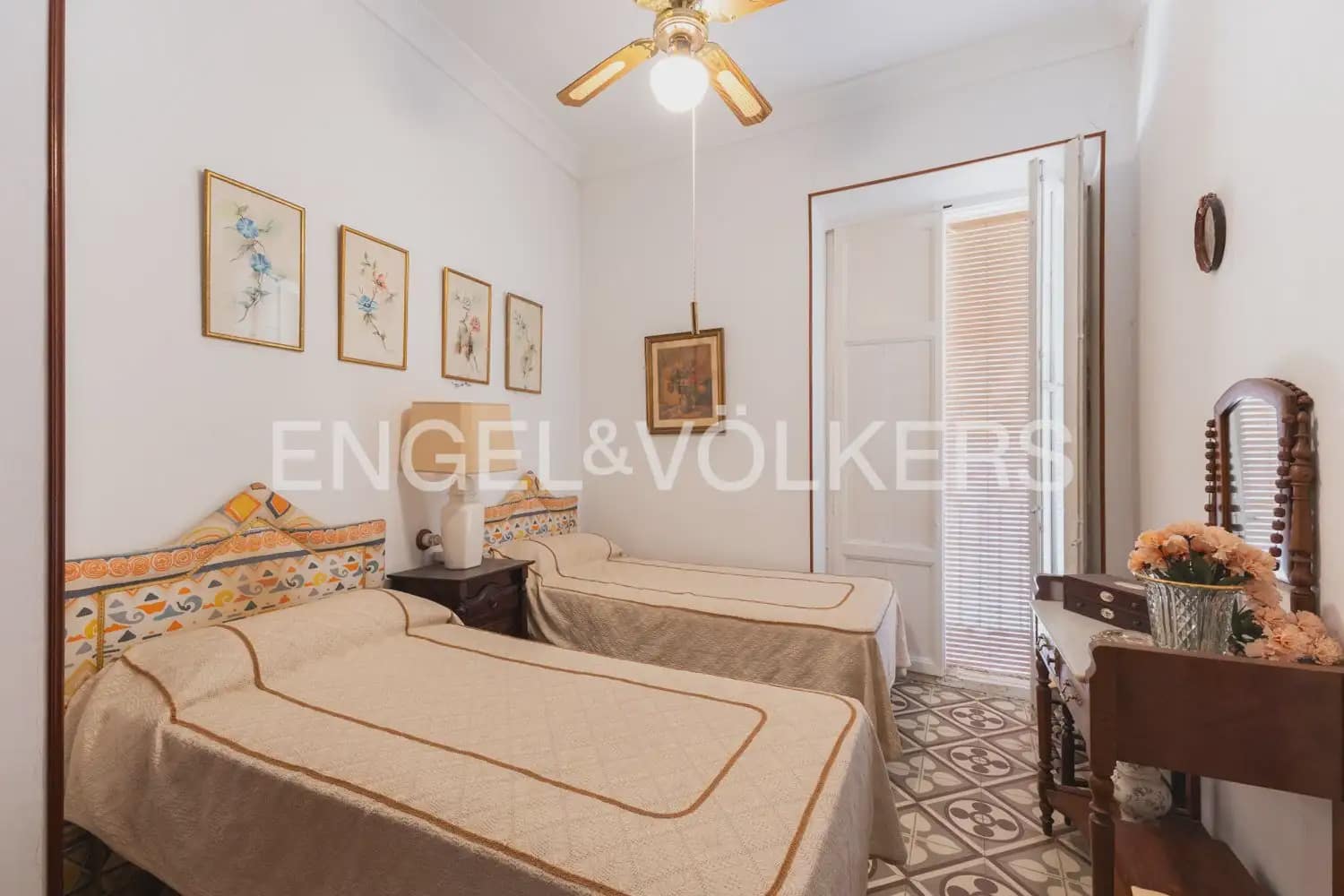 5 bedroom Townhouse for sale in Montesa with garage - € 199,000 (Ref: 9898082)