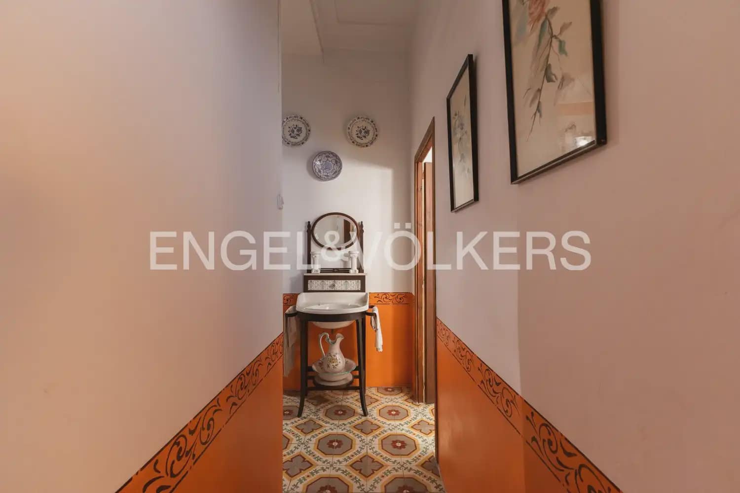 5 bedroom Townhouse for sale in Montesa with garage - € 199,000 (Ref: 9898082)