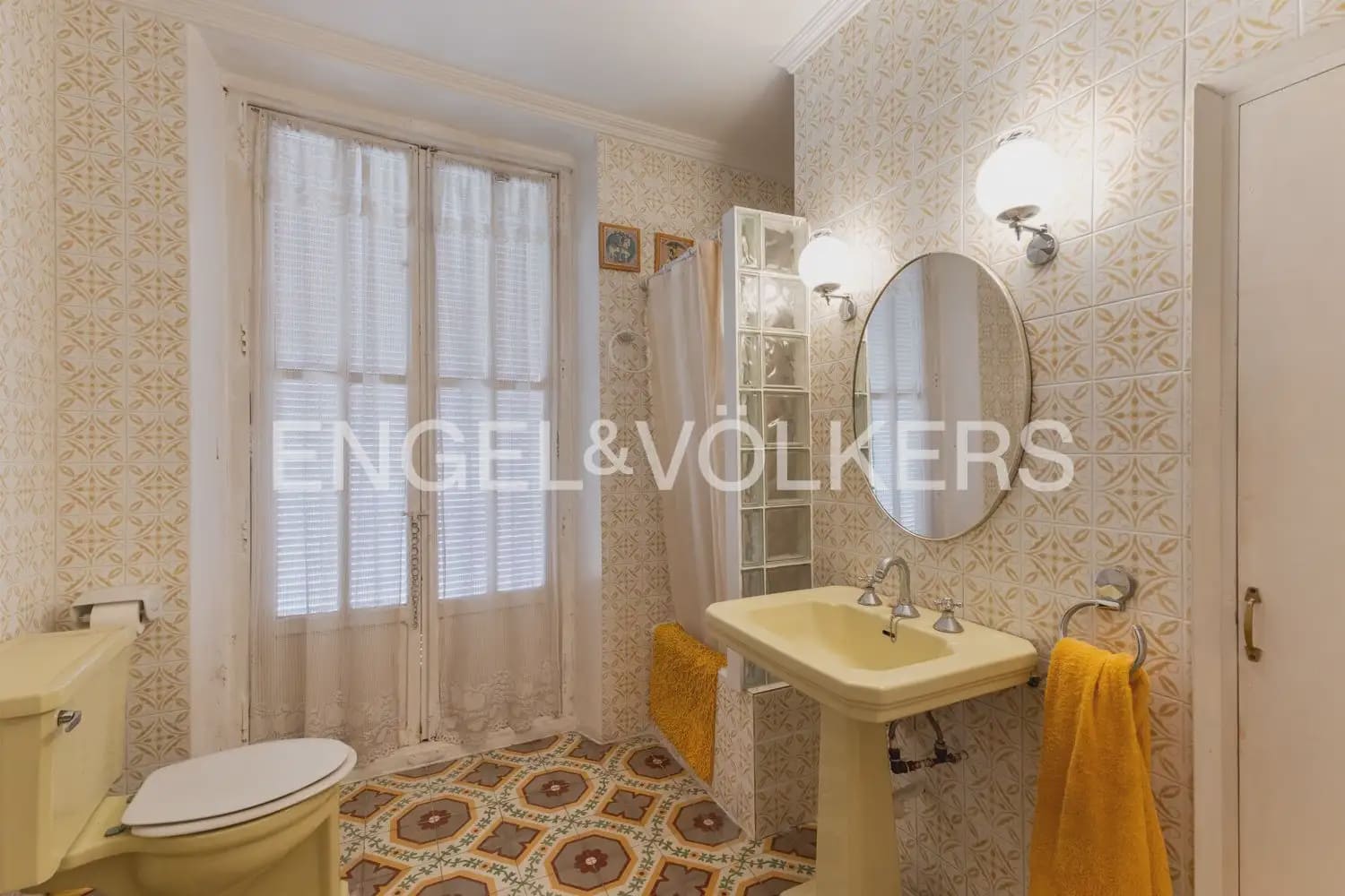 5 bedroom Townhouse for sale in Montesa with garage - € 199,000 (Ref: 9898082)
