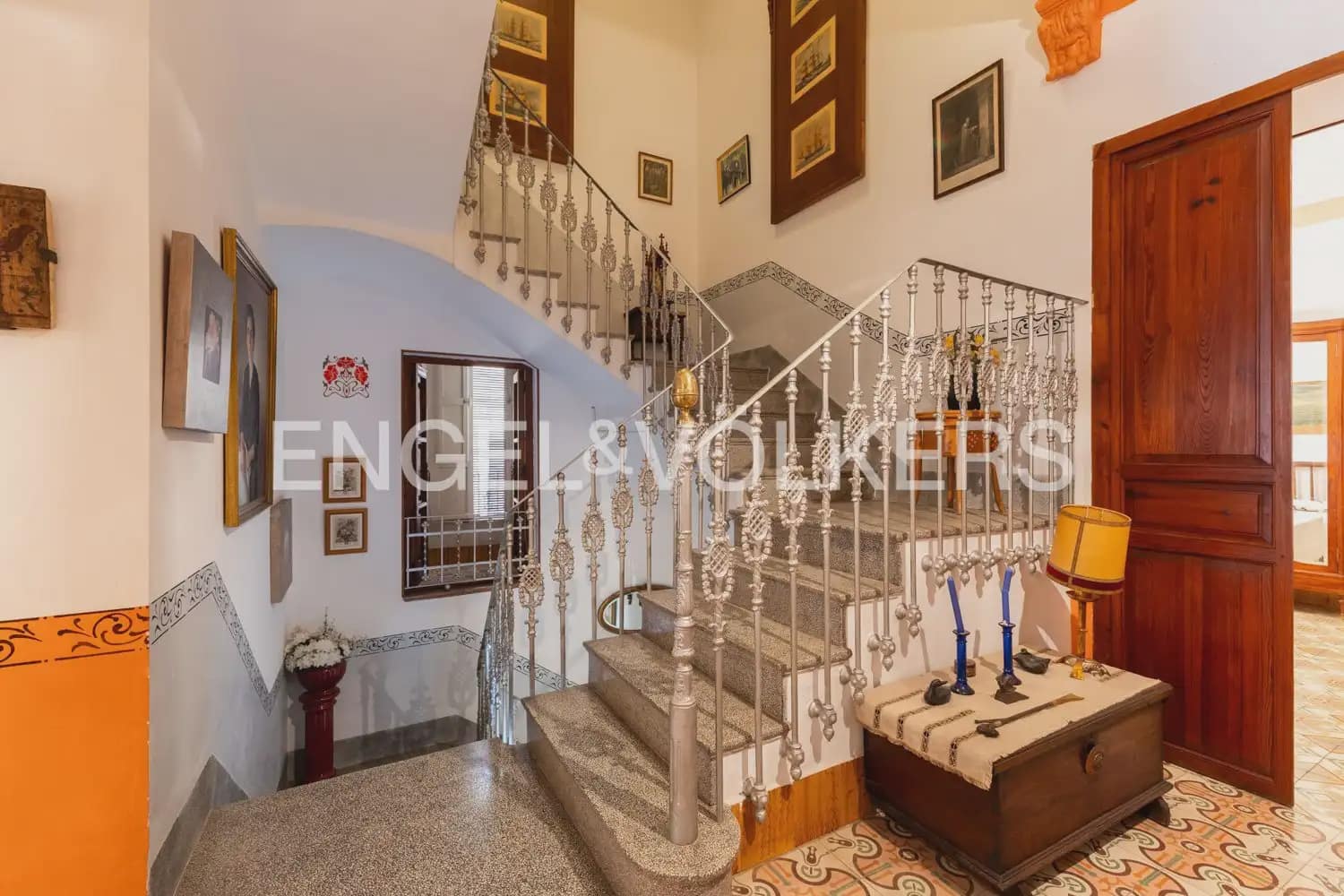 5 bedroom Townhouse for sale in Montesa with garage - € 199,000 (Ref: 9898082)