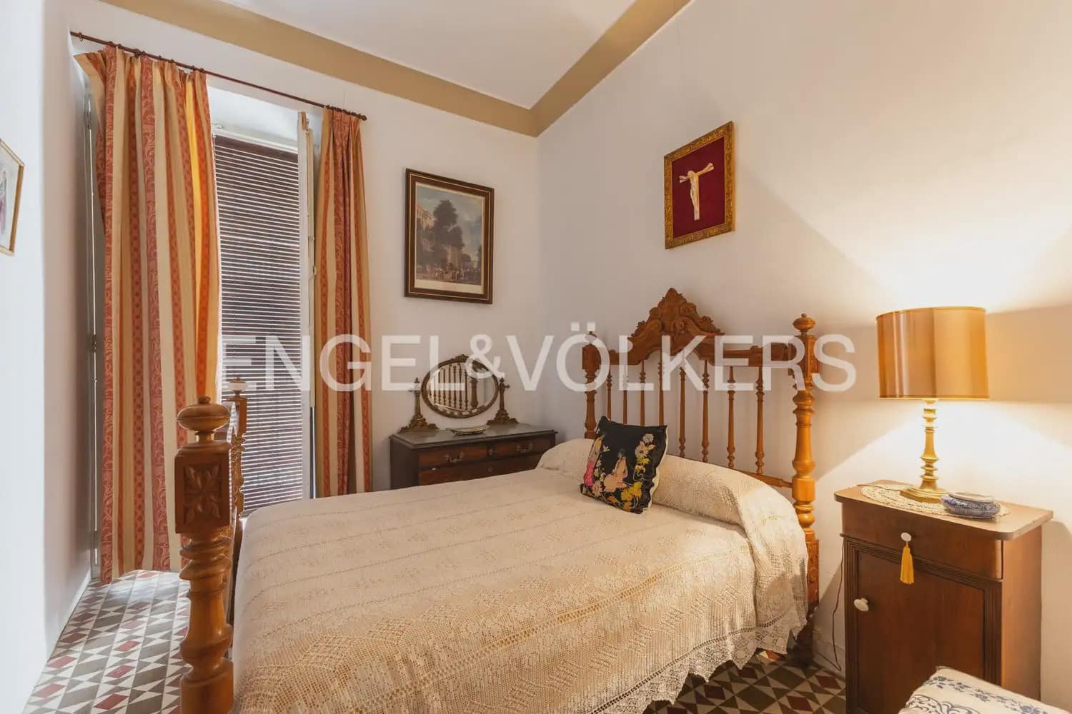 5 bedroom Townhouse for sale in Montesa with garage - € 199,000 (Ref: 9898082)
