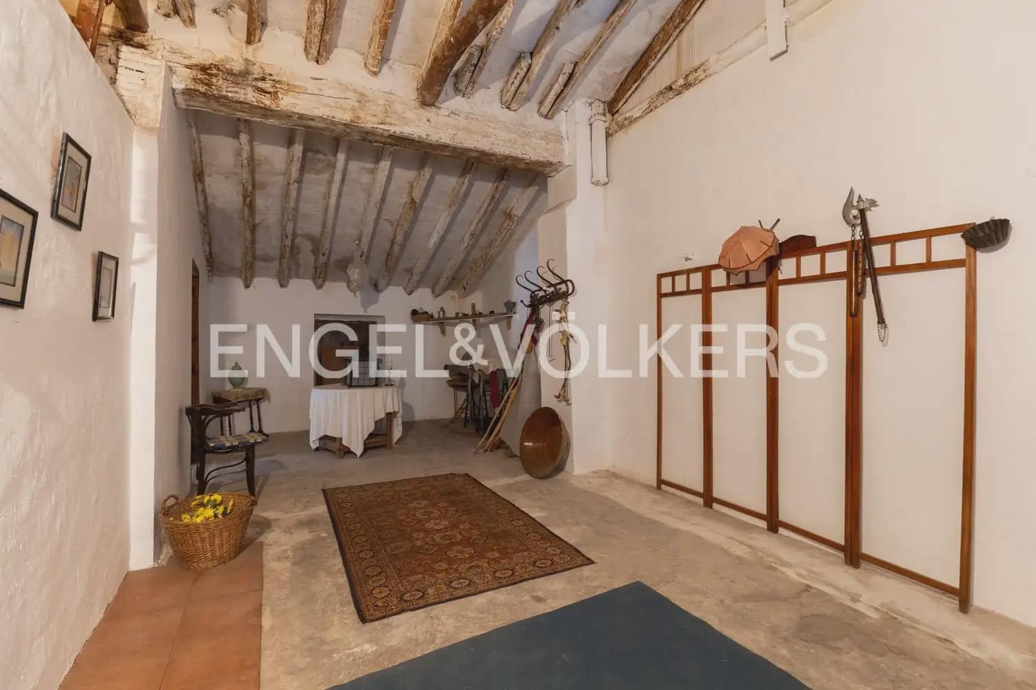 5 bedroom Townhouse for sale in Montesa with garage - € 199,000 (Ref: 9898082)