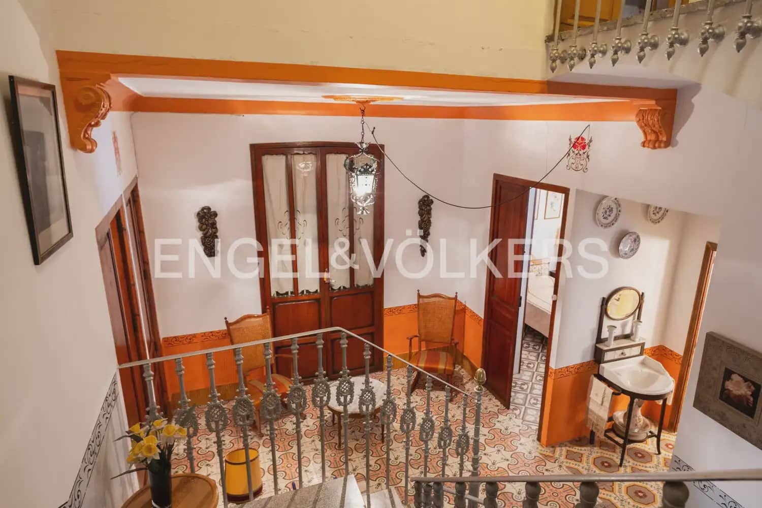5 bedroom Townhouse for sale in Montesa with garage - € 199,000 (Ref: 9898082)