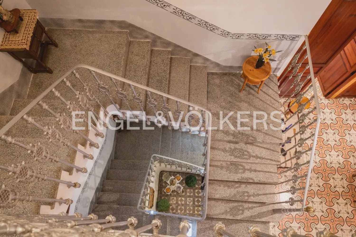 5 bedroom Townhouse for sale in Montesa with garage - € 199,000 (Ref: 9898082)