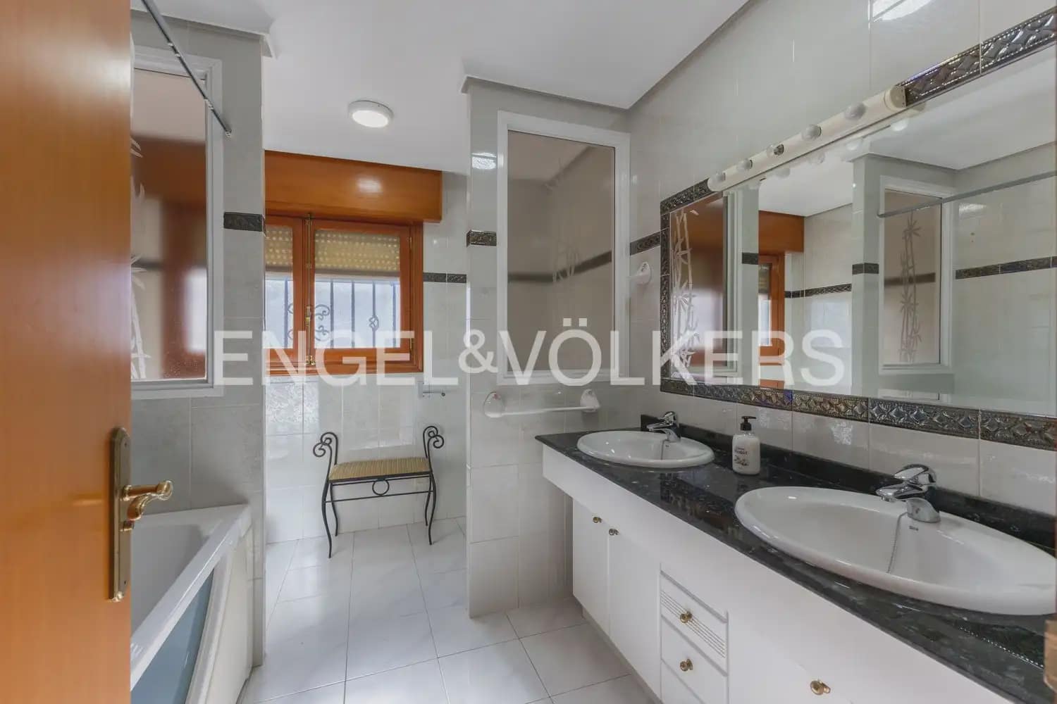 7 chambre Villa/Maison à vendre à Oropesa  avec piscine garage - 775 000 € (Ref: 9898083)