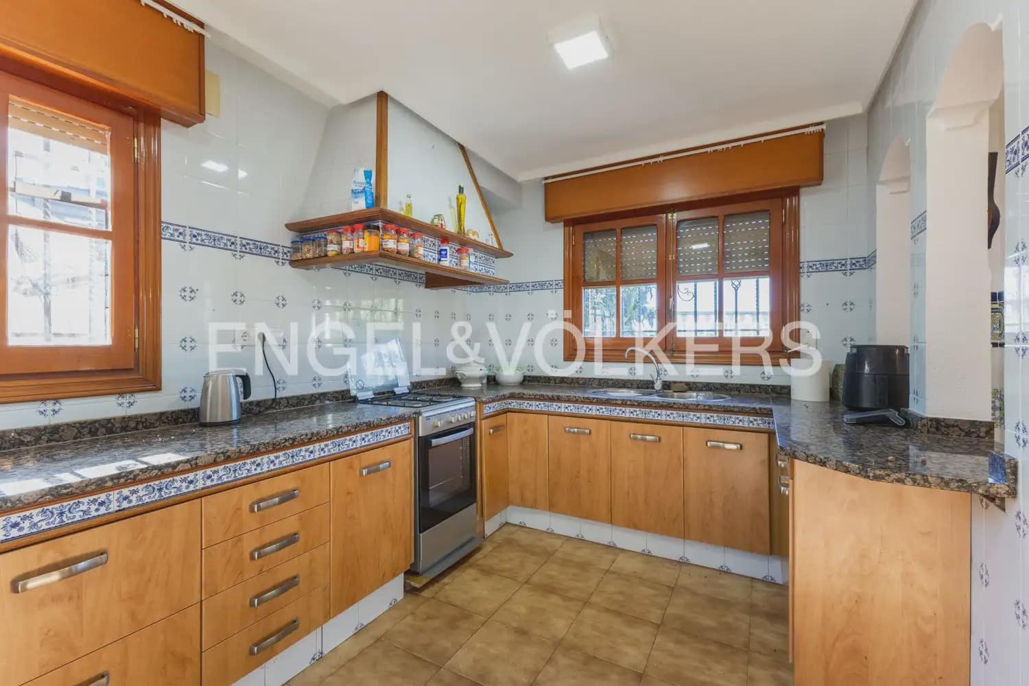 7 chambre Villa/Maison à vendre à Oropesa  avec piscine garage - 775 000 € (Ref: 9898083)