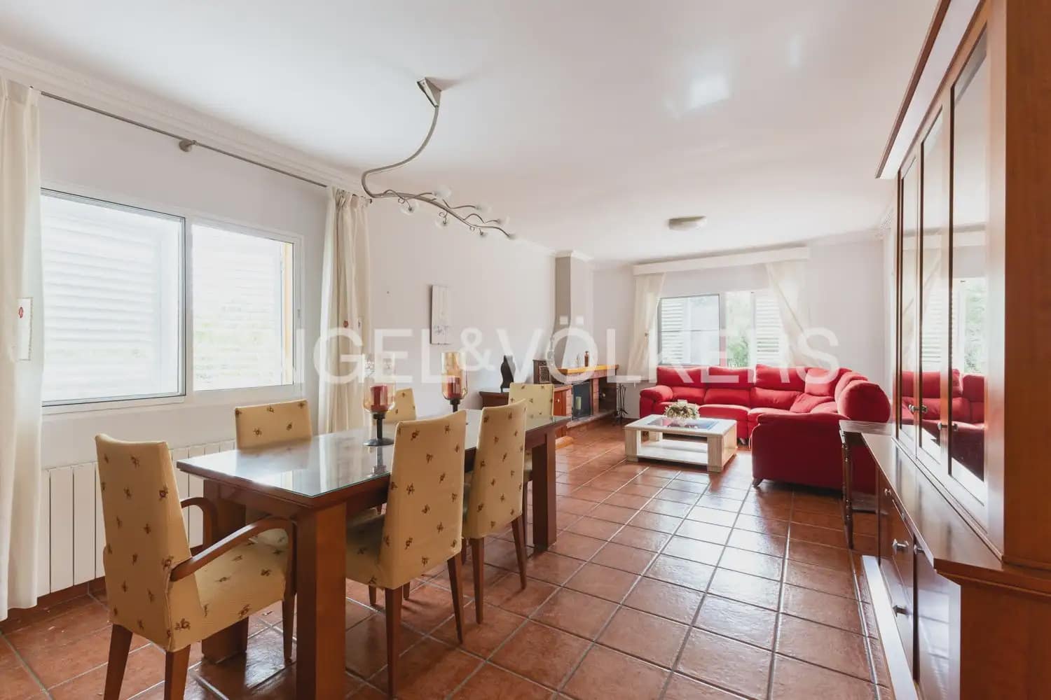 Chalet de 4 habitaciones en Oropesa  en venta con garaje - 450.000 € (Ref: 9898085)