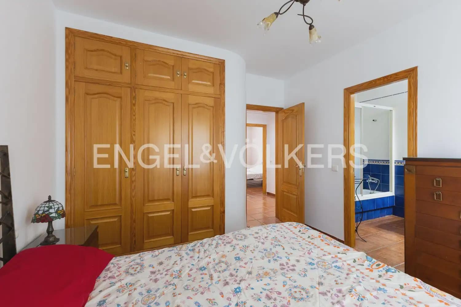 Chalet de 4 habitaciones en Oropesa  en venta con garaje - 450.000 € (Ref: 9898085)