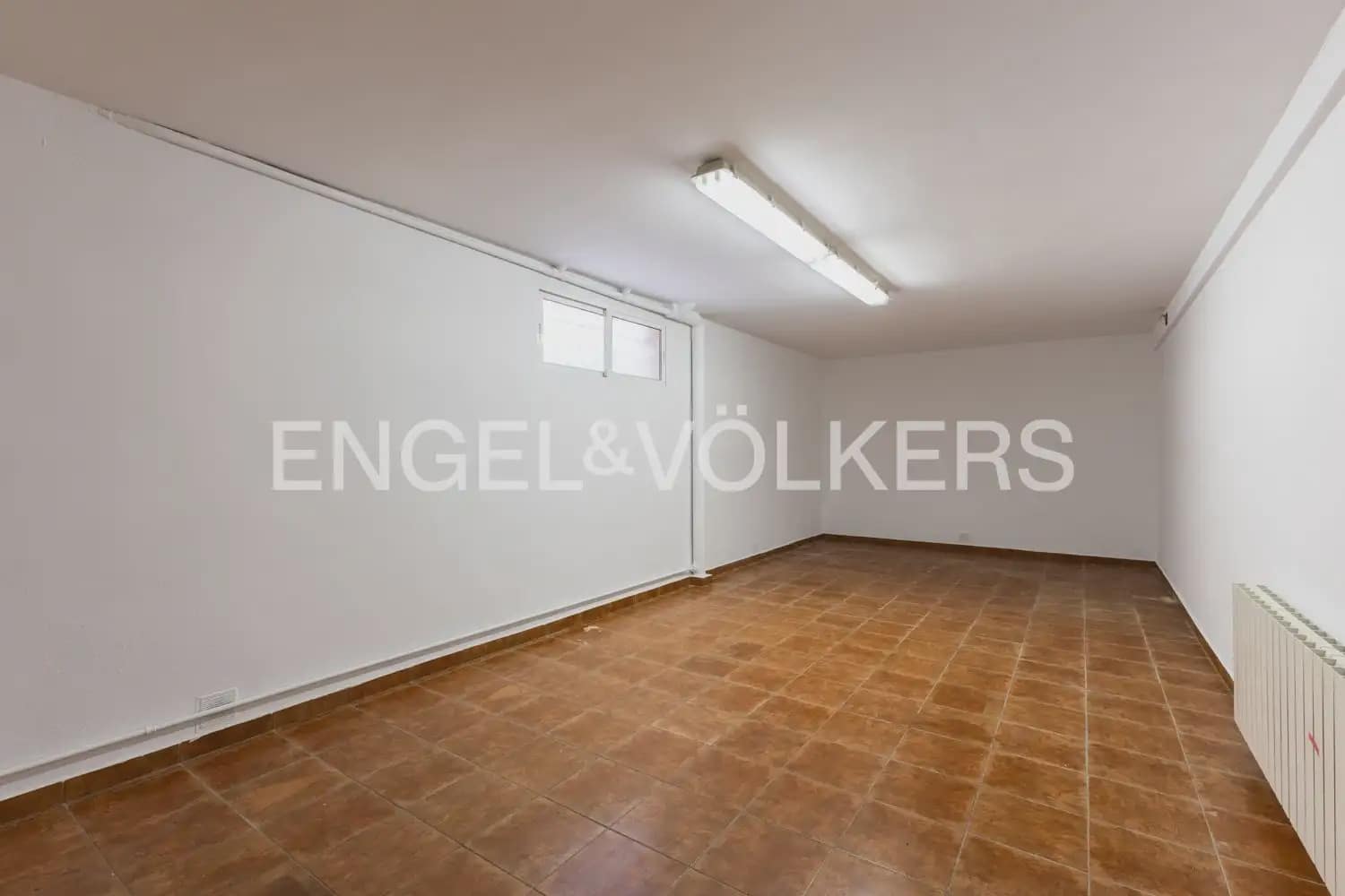 Chalet de 4 habitaciones en Oropesa  en venta con garaje - 450.000 € (Ref: 9898085)