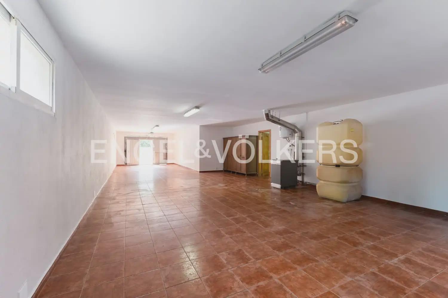 Chalet de 4 habitaciones en Oropesa  en venta con garaje - 450.000 € (Ref: 9898085)