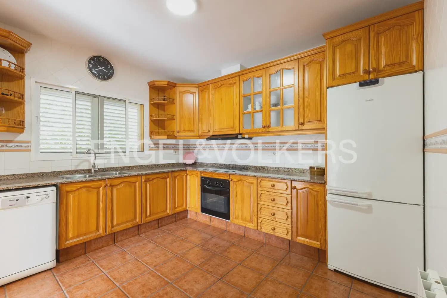 Chalet de 4 habitaciones en Oropesa  en venta con garaje - 450.000 € (Ref: 9898085)
