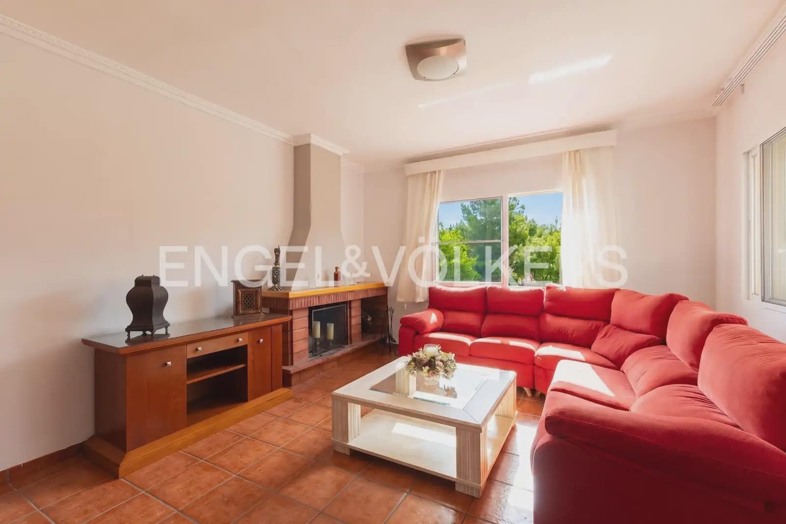 Chalet de 4 habitaciones en Oropesa  en venta con garaje - 450.000 € (Ref: 9898085)