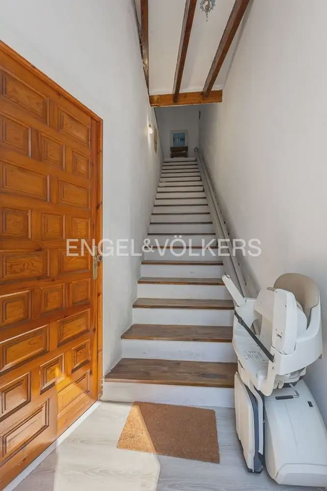 Casa de 4 habitaciones en Dénia en venta - 435.000 € (Ref: 9898087)