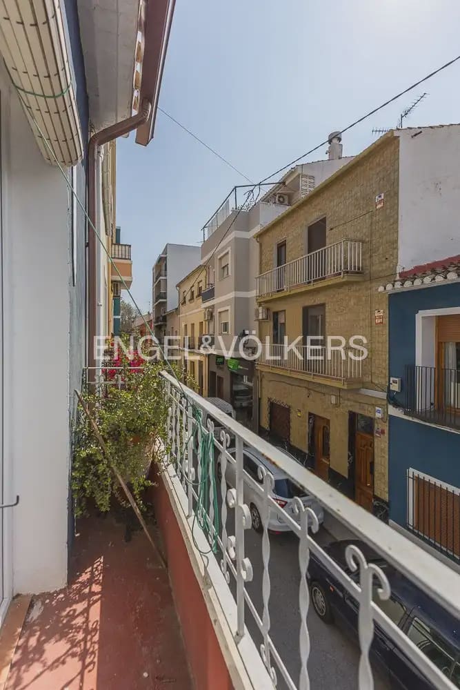 Casa de 4 habitaciones en Dénia en venta - 435.000 € (Ref: 9898087)