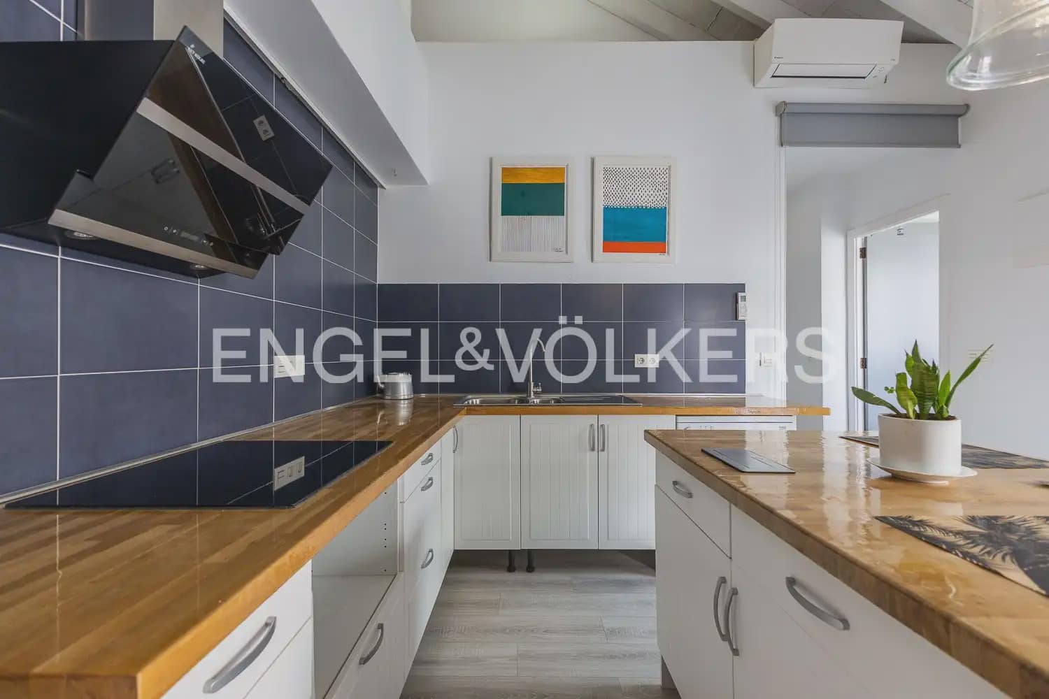 Casa de 4 habitaciones en Dénia en venta - 435.000 € (Ref: 9898087)