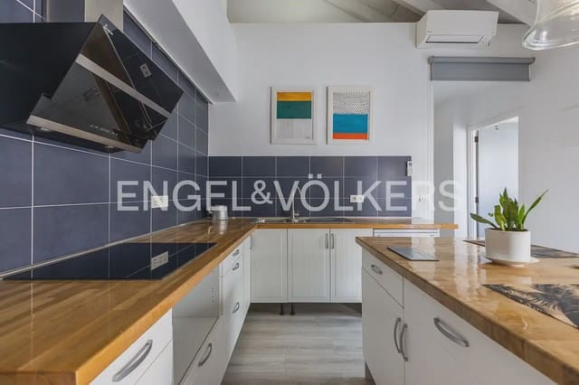4 makuuhuone Omakotitalo myytävänä paikassa Centro Urbano, Dénia - 435 000 € (Ref: 9898087)