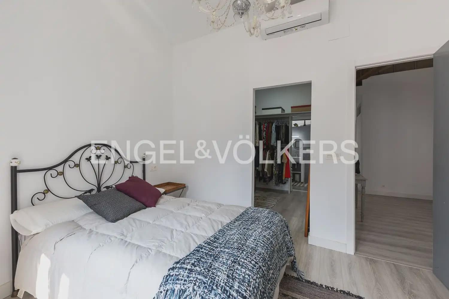Casa de 4 habitaciones en Dénia en venta - 435.000 € (Ref: 9898087)