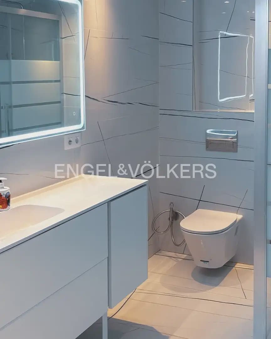 5 bedroom Villa for rent in Torrent with pool garage - € 6,000 (Ref: 9898089)