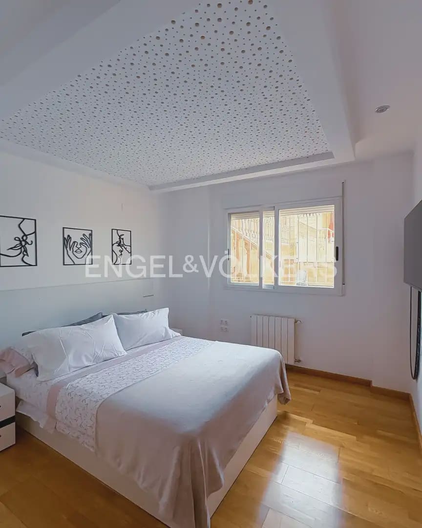5 bedroom Villa for rent in Torrent with pool garage - € 6,000 (Ref: 9898089)