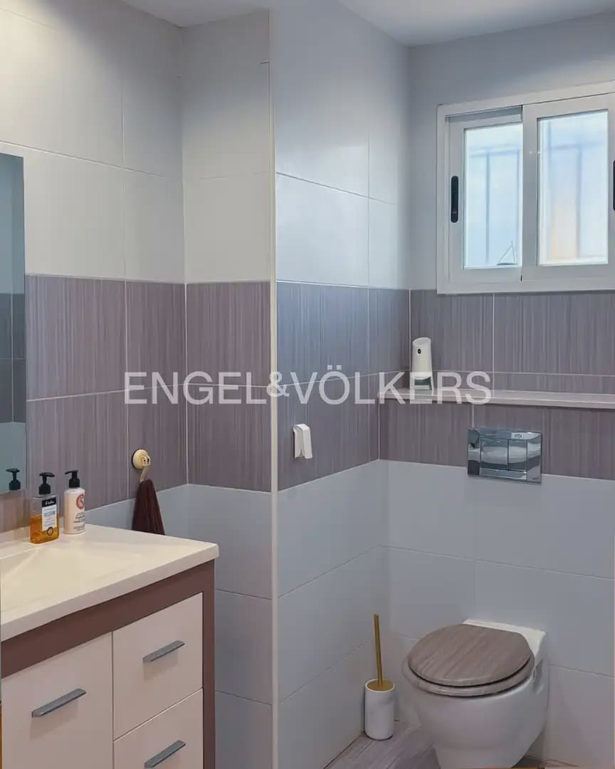 5 bedroom Villa for rent in Torrent with pool garage - € 6,000 (Ref: 9898089)