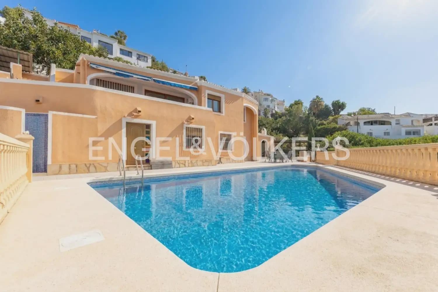 Chalet de 3 habitaciones en Javea / Xàbia en venta con garaje - 795.000 € (Ref: 9898090)
