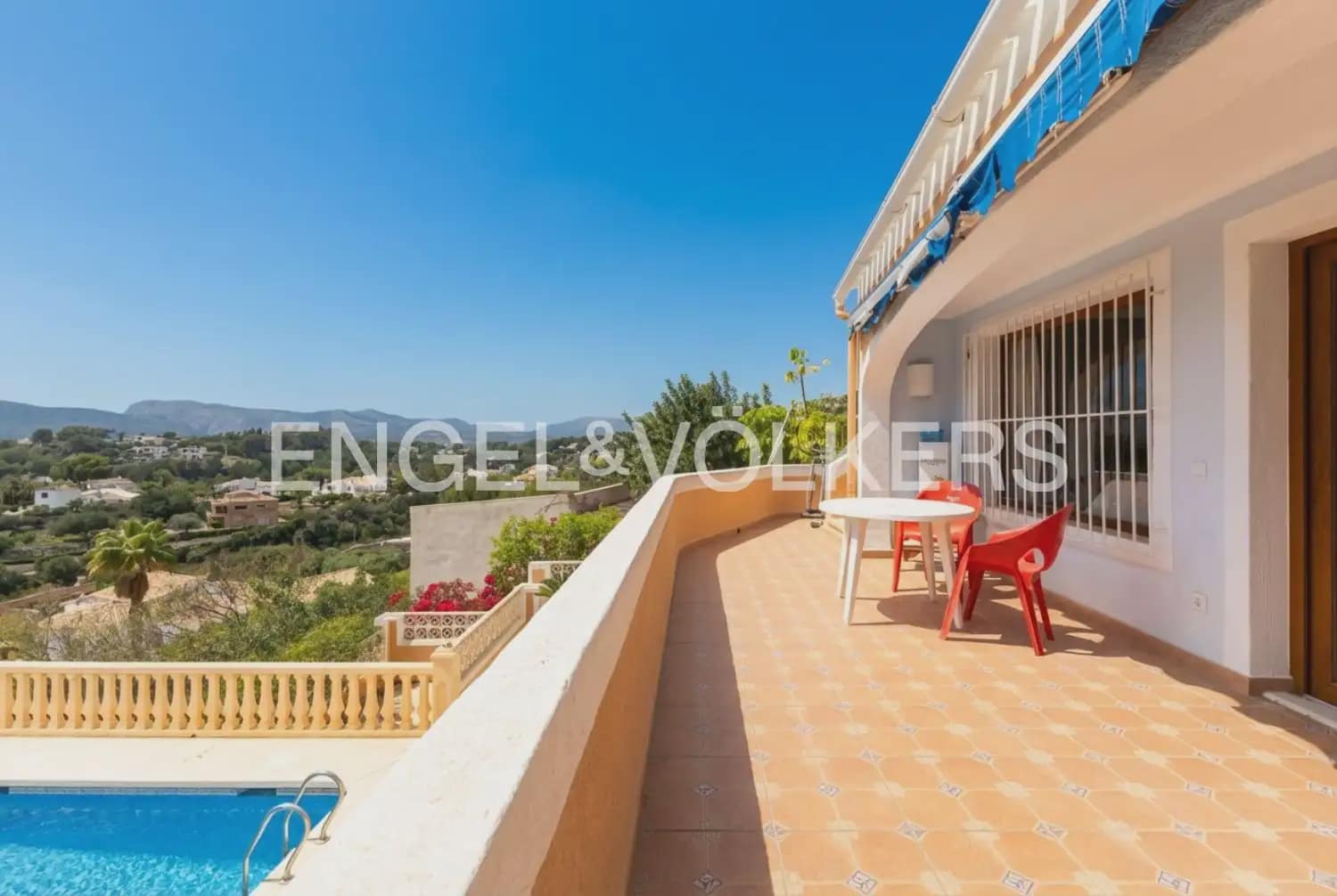 Chalet de 3 habitaciones en Javea / Xàbia en venta con garaje - 795.000 € (Ref: 9898090)