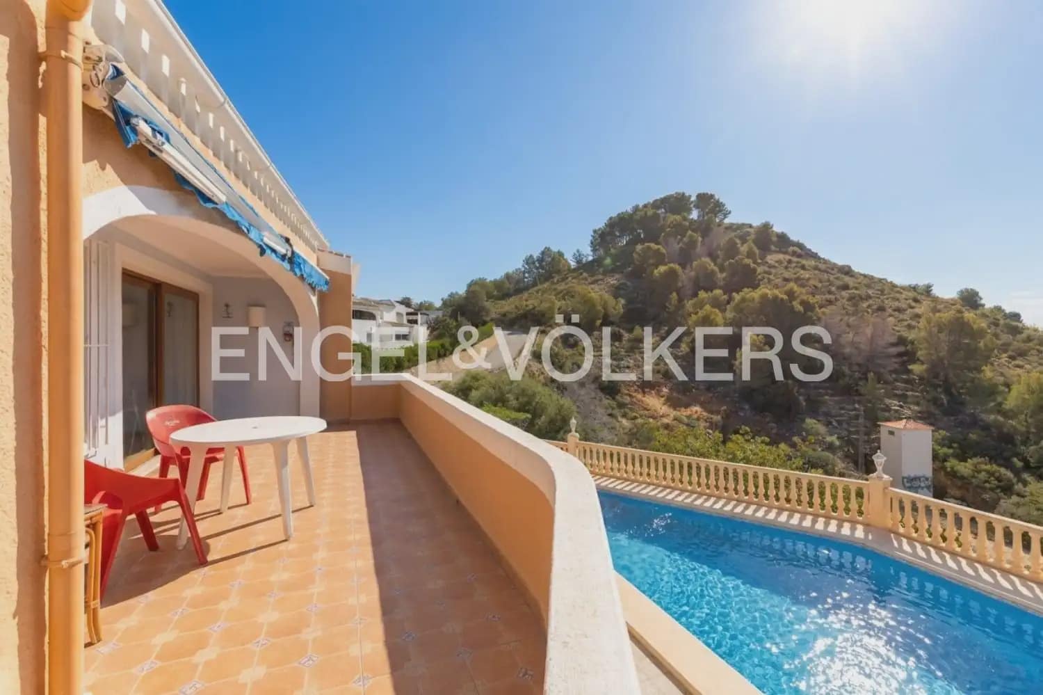 Chalet de 3 habitaciones en Javea / Xàbia en venta con garaje - 795.000 € (Ref: 9898090)