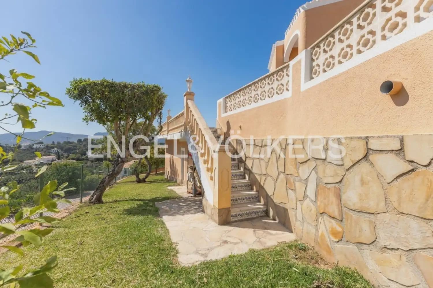 Chalet de 3 habitaciones en Javea / Xàbia en venta con garaje - 795.000 € (Ref: 9898090)