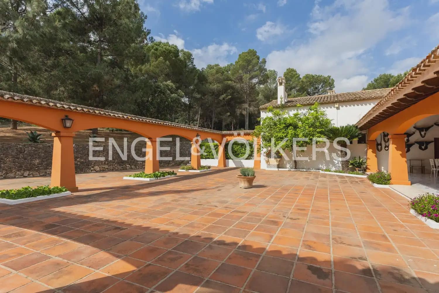 9 bedroom Finca/Country House for sale in Ontinyent with pool garage - € 1,190,000 (Ref: 9898091)