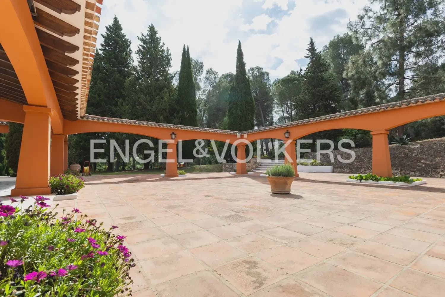9 bedroom Finca/Country House for sale in Ontinyent with pool garage - € 1,190,000 (Ref: 9898091)