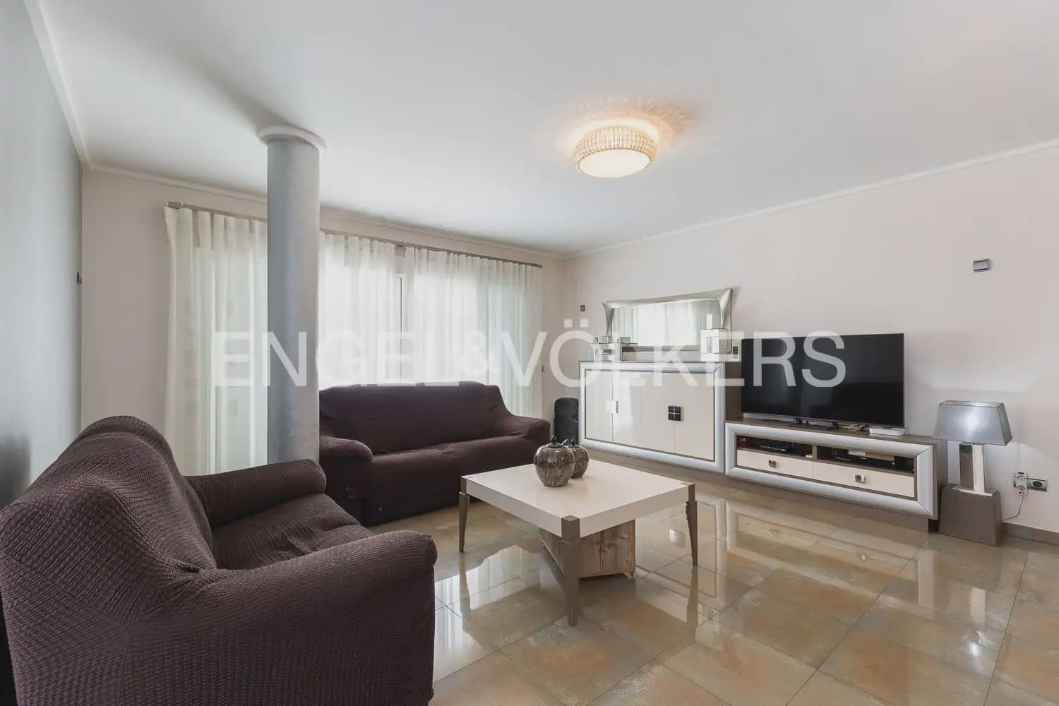 6 bedroom Townhouse for sale in Villanueva de Castellon with garage - € 315,000 (Ref: 9898095)