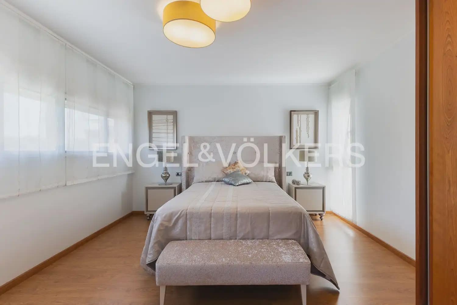 6 bedroom Townhouse for sale in Villanueva de Castellon with garage - € 315,000 (Ref: 9898095)