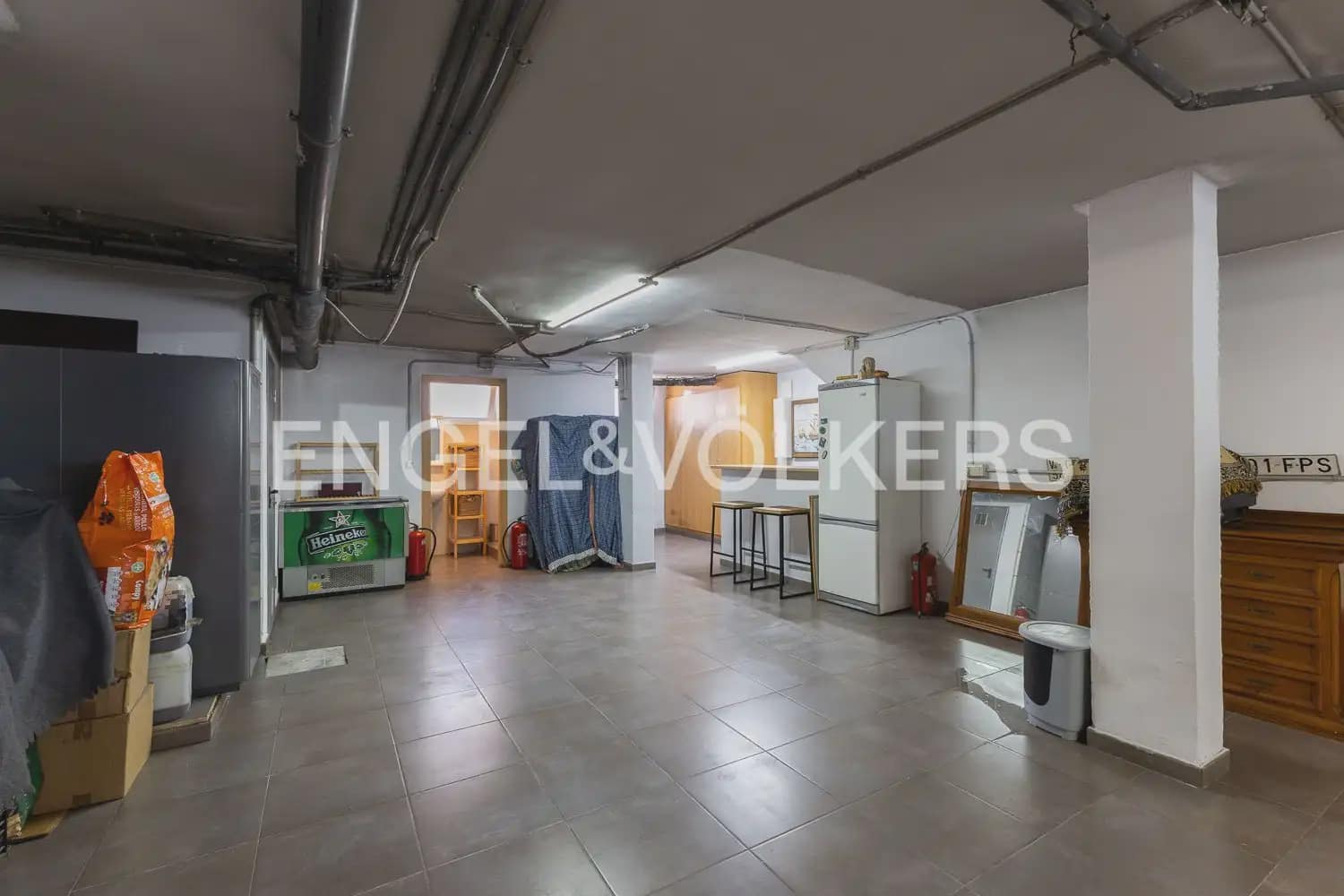 6 bedroom Townhouse for sale in Villanueva de Castellon with garage - € 315,000 (Ref: 9898095)