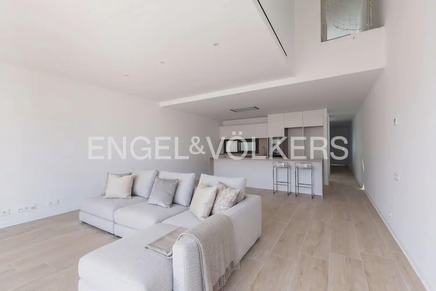 4 bedroom Terraced Villa for rent in Rocafort with pool garage - € 2,600 (Ref: 9898096)