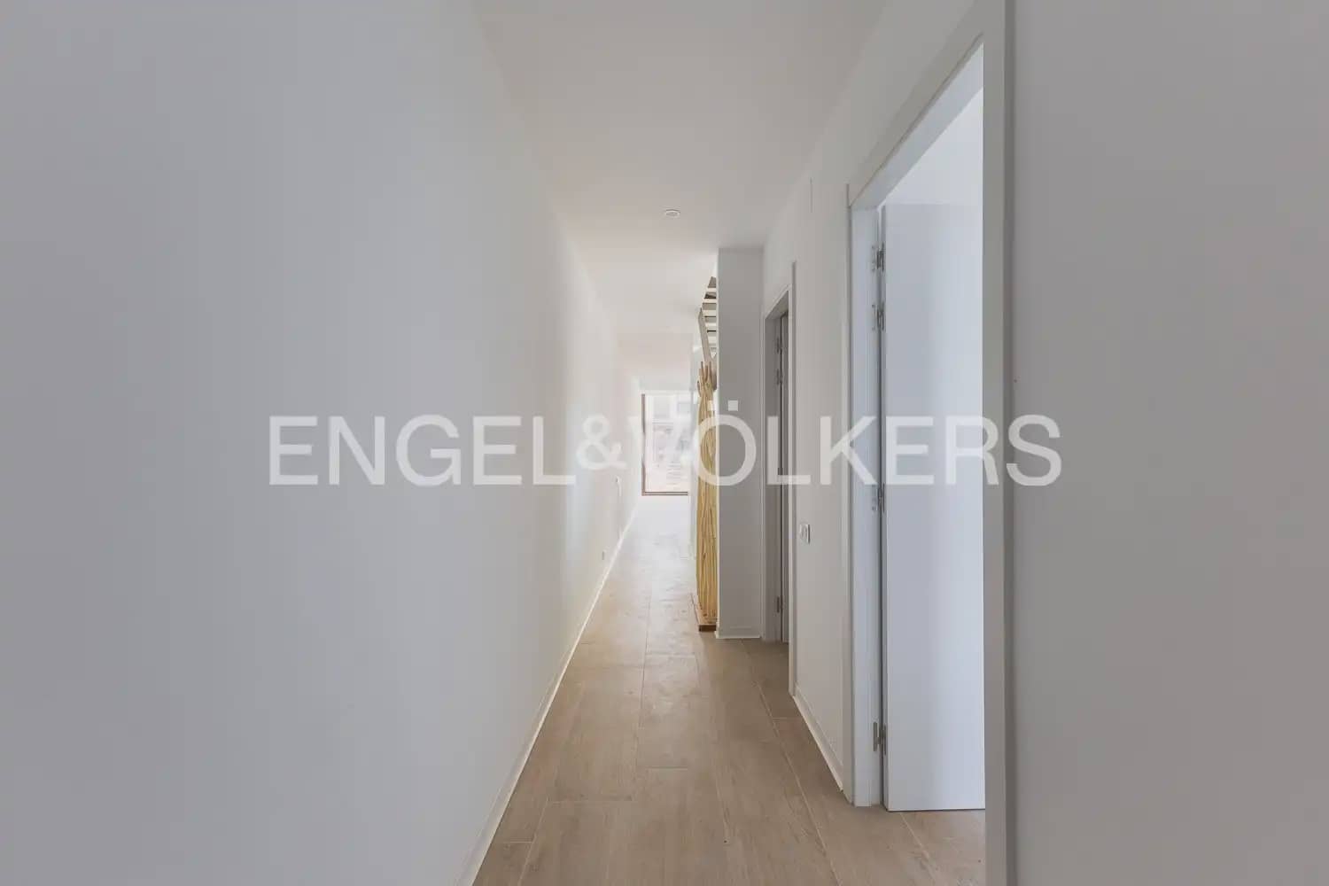 4 bedroom Terraced Villa for rent in Rocafort with pool garage - € 2,600 (Ref: 9898096)