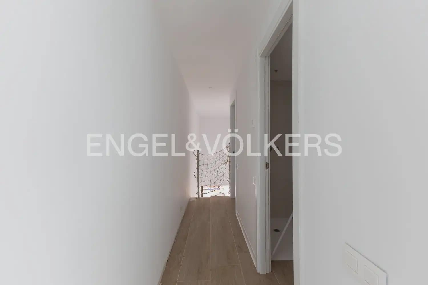 4 bedroom Terraced Villa for rent in Rocafort with pool garage - € 2,600 (Ref: 9898096)