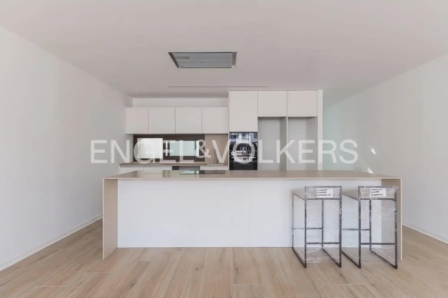 4 bedroom Terraced Villa for rent in Rocafort with pool garage - € 2,600 (Ref: 9898096)