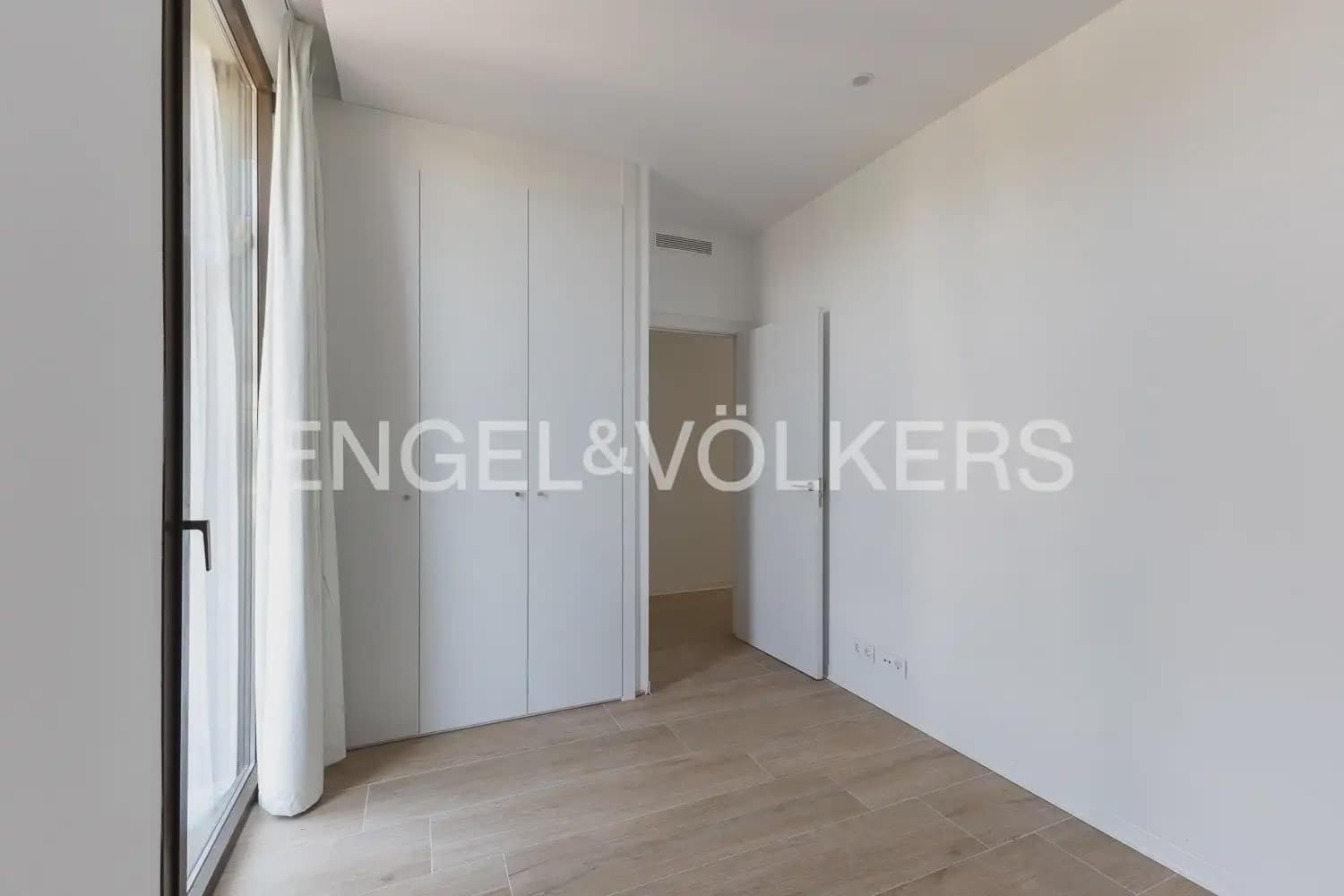 4 bedroom Terraced Villa for rent in Rocafort with pool garage - € 2,600 (Ref: 9898096)