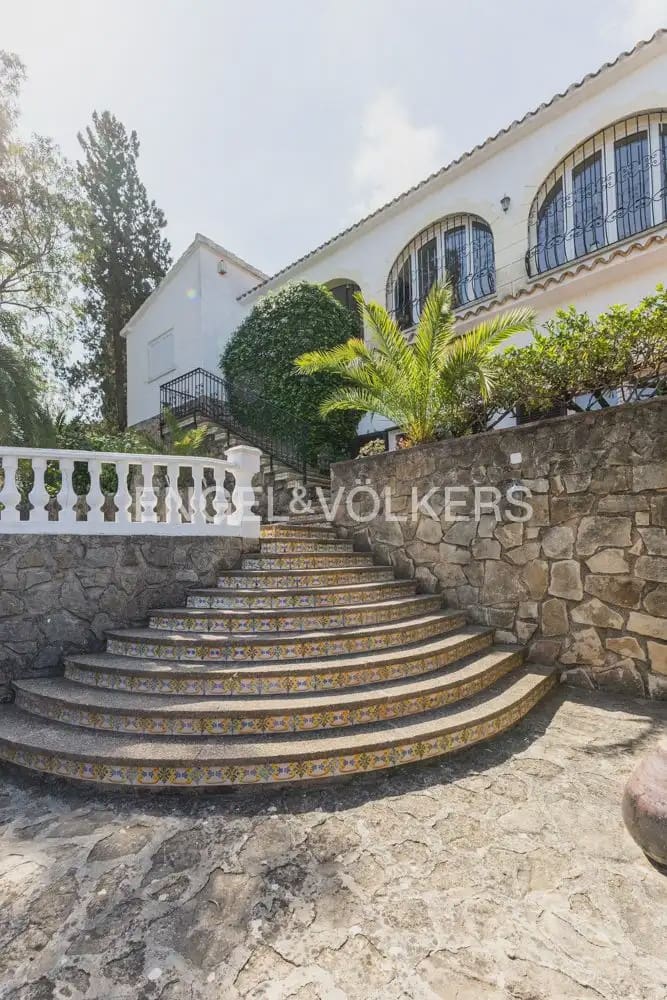 5 sovrum Villa till salu i Denia med pool garage - 695 000 € (Ref: 9898098)