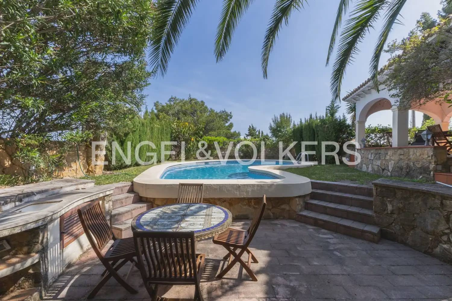 5 sovrum Villa till salu i Denia med pool garage - 695 000 € (Ref: 9898098)
