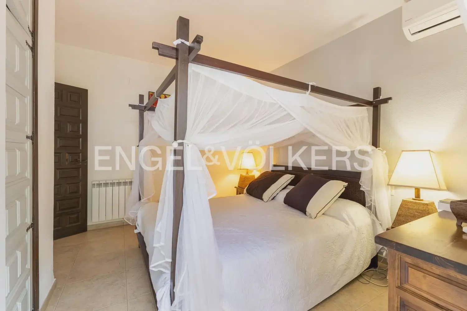 5 sovrum Villa till salu i Denia med pool garage - 695 000 € (Ref: 9898098)