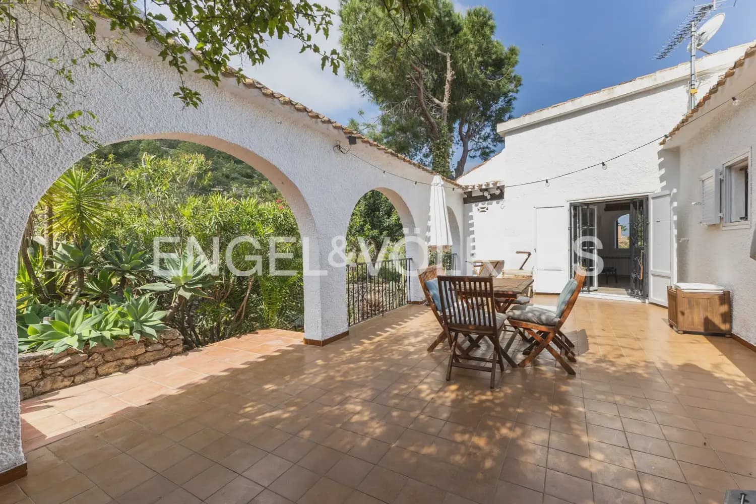 5 sovrum Villa till salu i Denia med pool garage - 695 000 € (Ref: 9898098)