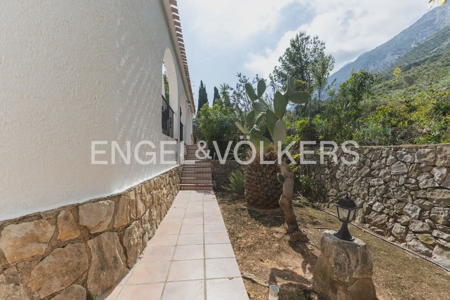 5 sovrum Villa till salu i Denia med pool garage - 695 000 € (Ref: 9898098)