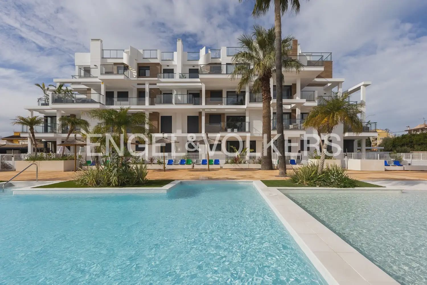 Apartamento de 3 habitaciones en Dénia en venta con piscina - 499.000 € (Ref: 9898101)