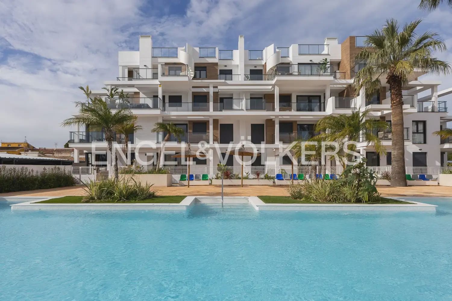 Apartamento de 3 habitaciones en Dénia en venta con piscina - 499.000 € (Ref: 9898101)