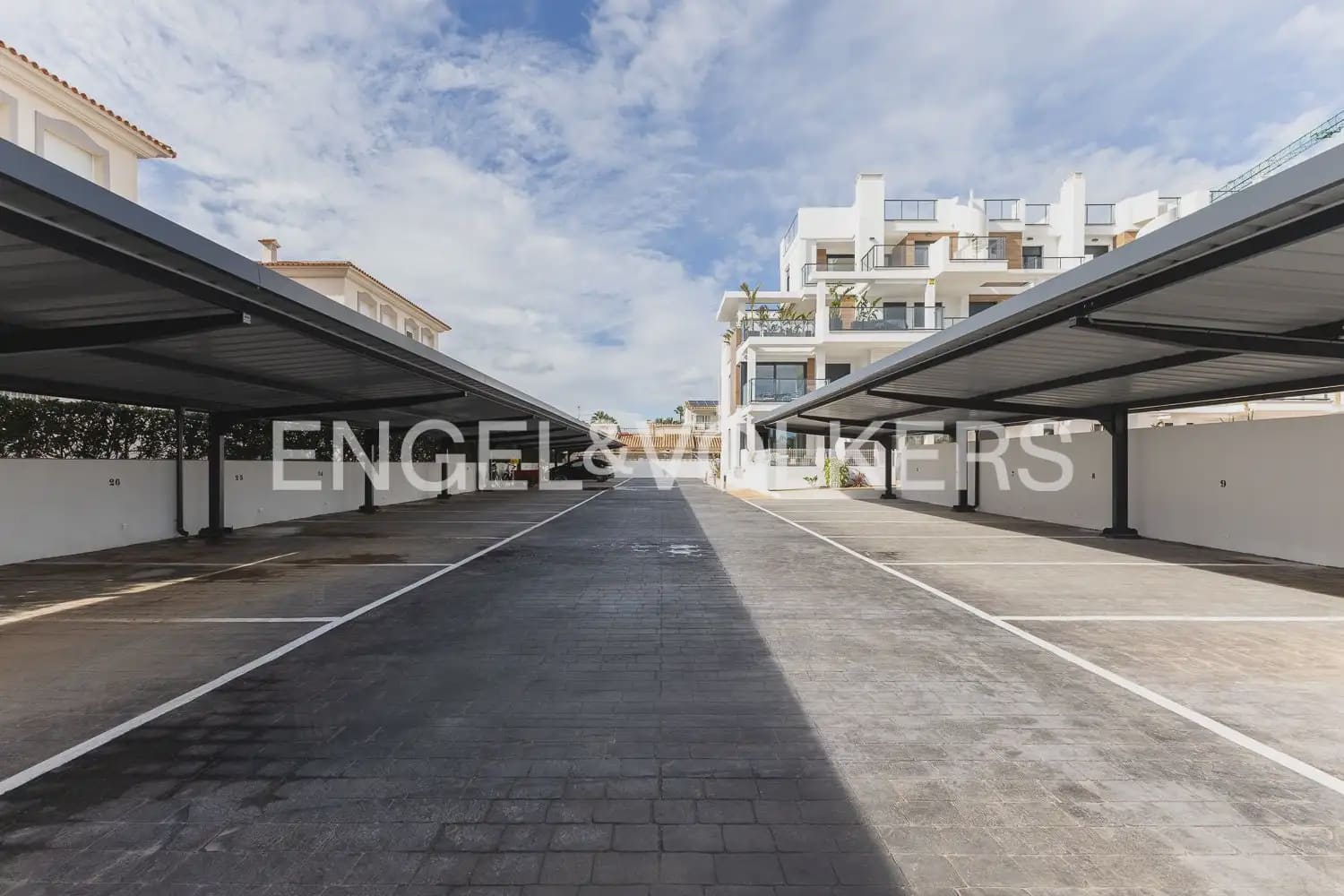 Apartamento de 3 habitaciones en Dénia en venta con piscina - 499.000 € (Ref: 9898101)