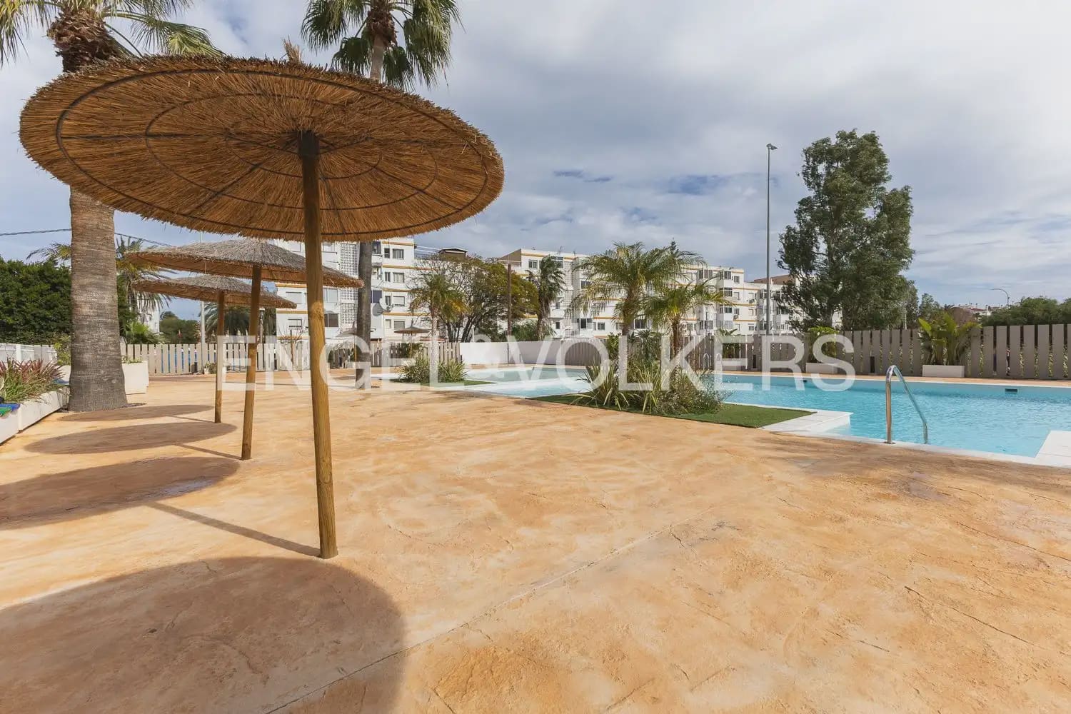 Apartamento de 3 habitaciones en Dénia en venta con piscina - 499.000 € (Ref: 9898101)