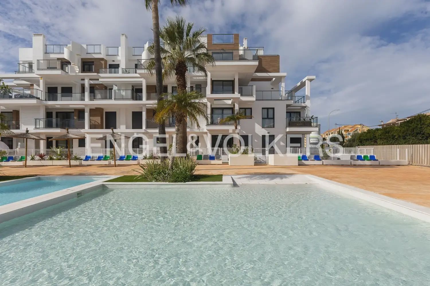 Apartamento de 3 habitaciones en Dénia en venta con piscina - 499.000 € (Ref: 9898101)