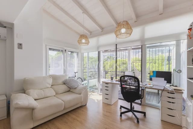 Chalet de 4 habitaciones en Oropesa  en venta con piscina garaje - 547.000 € (Ref: 9898102)