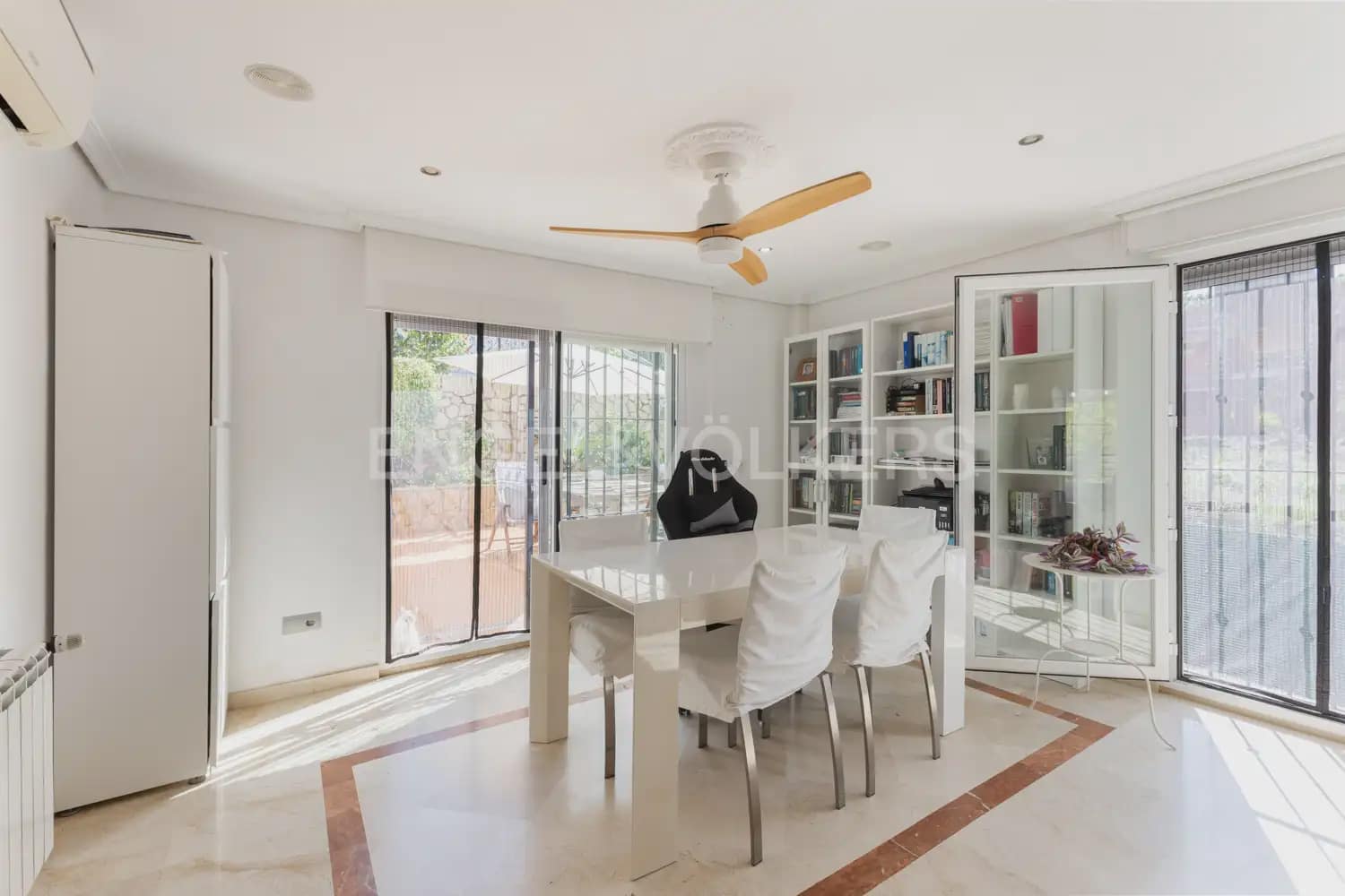 Chalet de 4 habitaciones en Oropesa  en venta con piscina garaje - 547.000 € (Ref: 9898102)